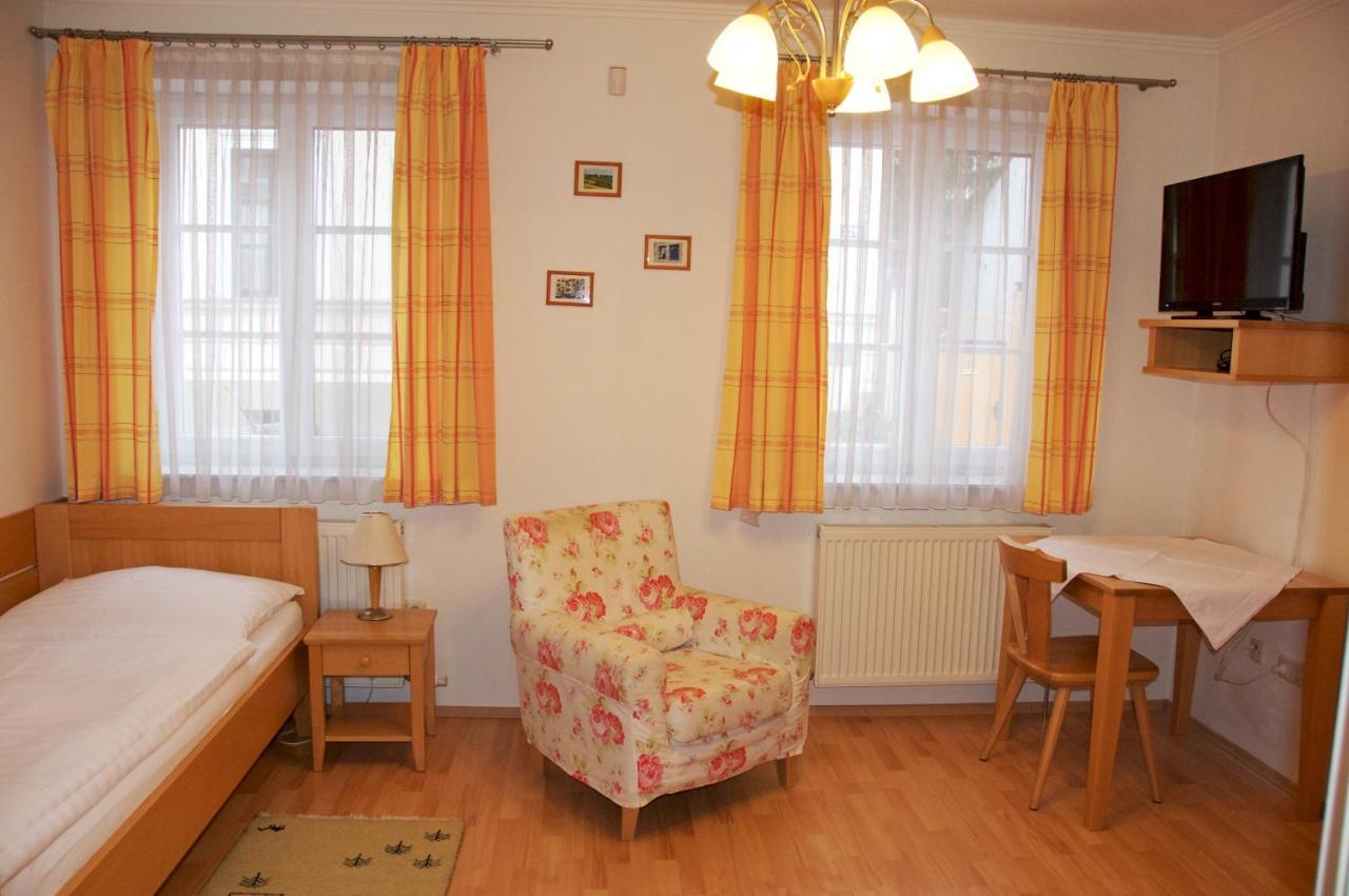 Privatzimmer Familie Schwarz Vienne Chambre photo